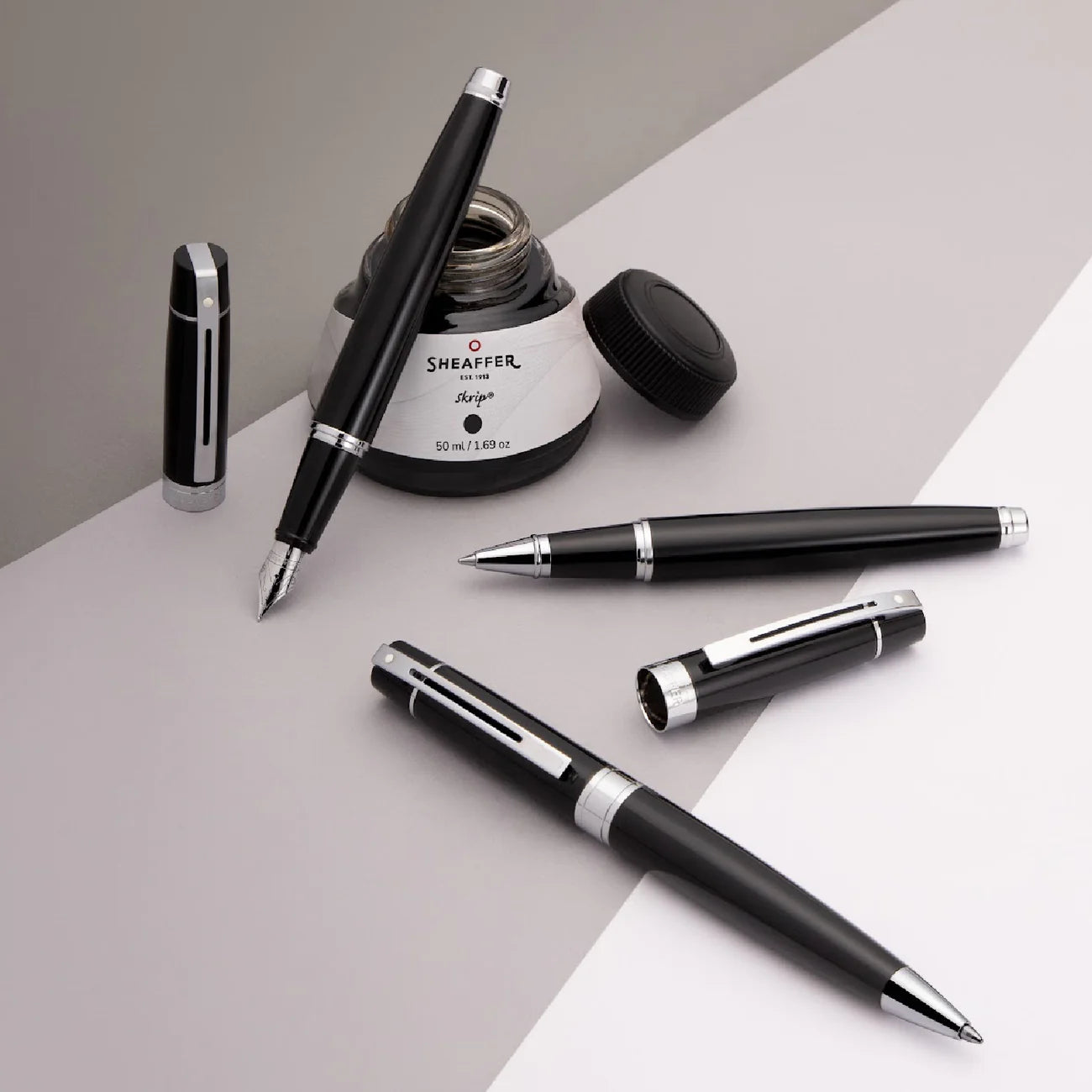 Sheaffer 300 Black Lacquer Chrome Trim Ball Pen and Fountain Pen Set