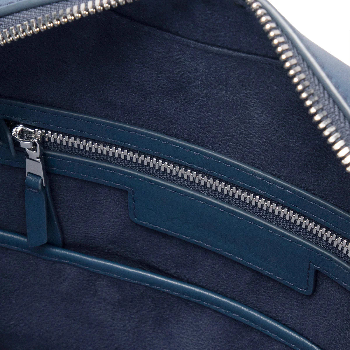 Lapis Bard Ducorium Kent Navy Crossbody Travel Bag